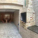 01 House - Casa Apenas Mulheres